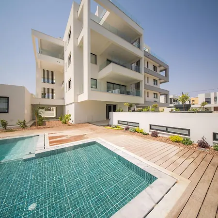Apartament Serene Gardens 2br W Pool Livadhia