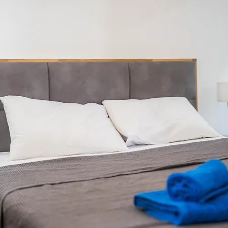 Serene Gardens 2br W Pool Apartament Livadhia