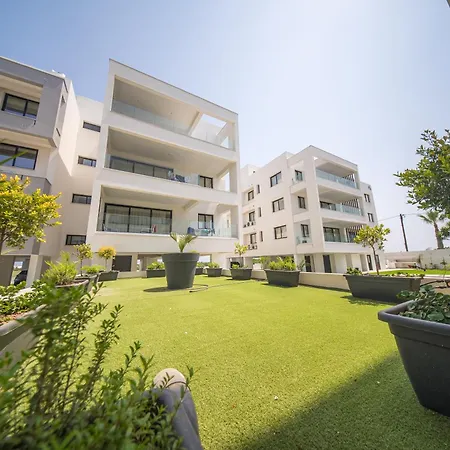 Apartament Serene Gardens 2br W Pool *