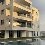 Serene Gardens 2br W Pool