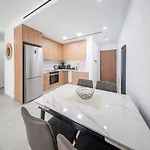 Serene Gardens 2br W Pool