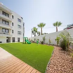 Serene Gardens 2br W Pool Apartment *