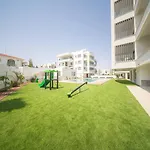 Serene Gardens 2br W Pool Apartment