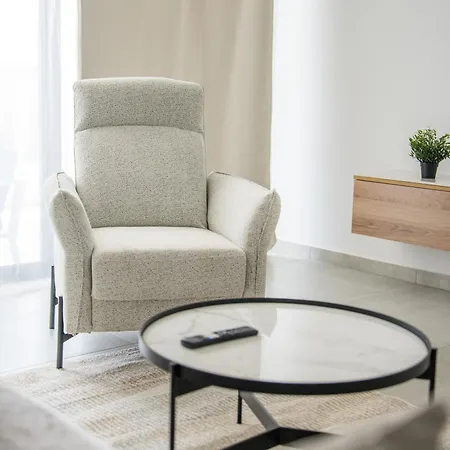 Serene Gardens 2br W Pool *