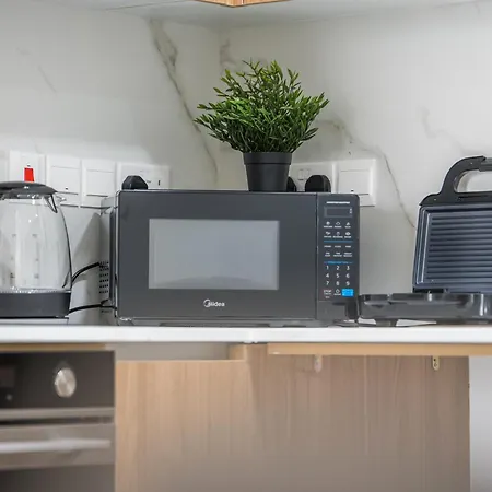 Serene Gardens 2br W Pool Apartamento