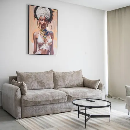 דירה Serene Gardens 2br W Pool *