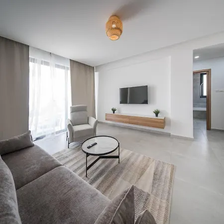 Apartmán Serene Gardens 2br W Pool