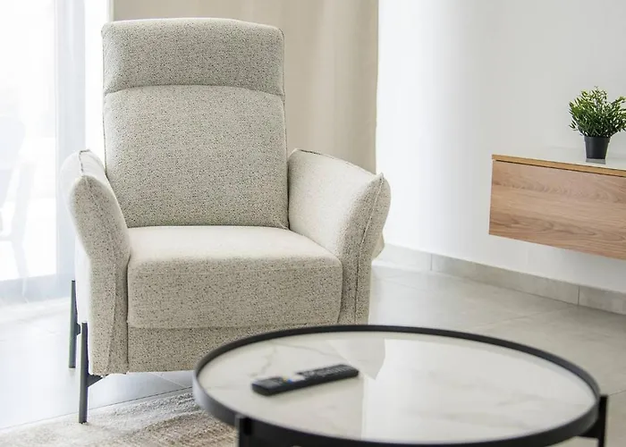 Serene Gardens 2br W Pool Apartmán