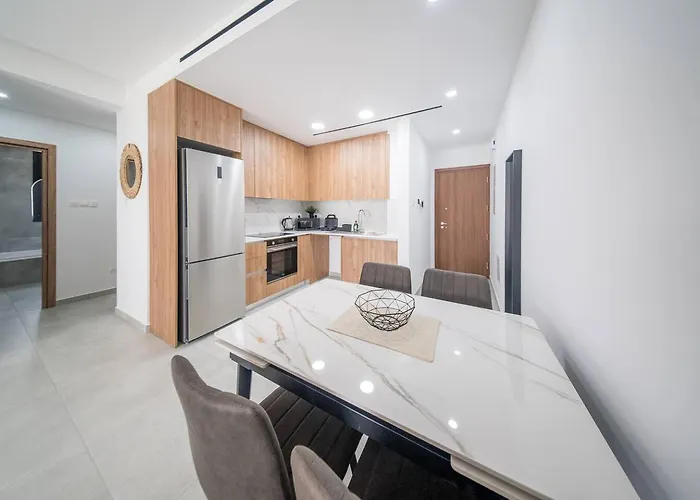 Serene Gardens 2br W Pool