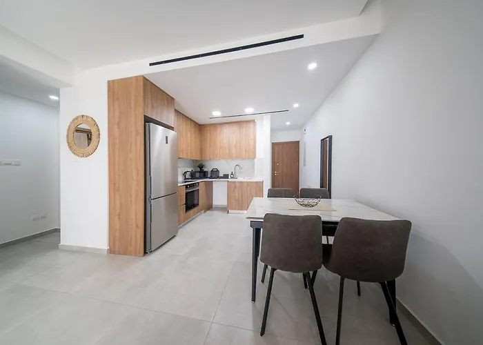 Serene Gardens 2br W Pool Apartmán Livadhia