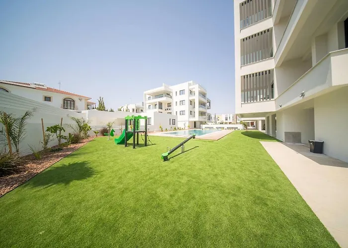 Serene Gardens 2br W Pool Apartmán